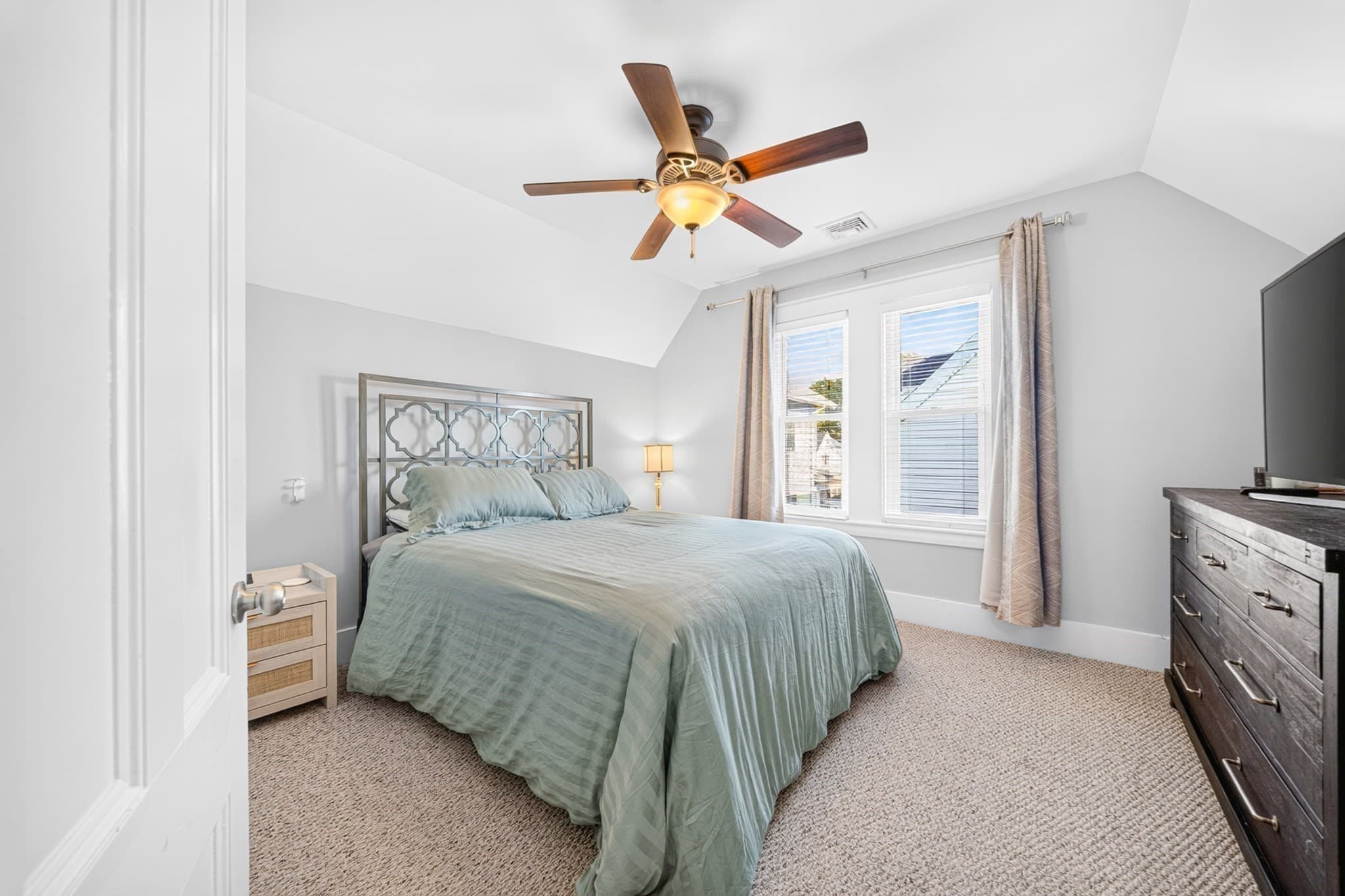 Single Family Residence at 542 Shirley St, Winthrop MA 02152, Winthrop, photo 17 of 27
