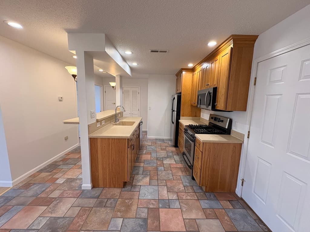 Condominium at 1524 Gorham St # 104, Lowell MA 01852, Lowell, photo 2 of 12