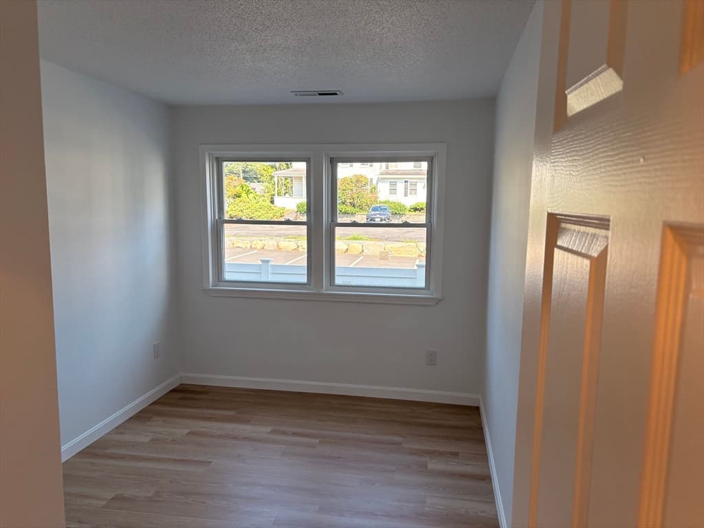 Condominium at 1524 Gorham St # 104, Lowell MA 01852, Lowell, photo 6 of 12