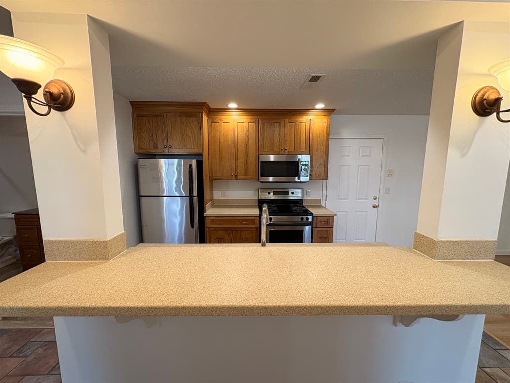 Condominium at 1524 Gorham St # 104, Lowell MA 01852, Lowell, photo 5 of 12