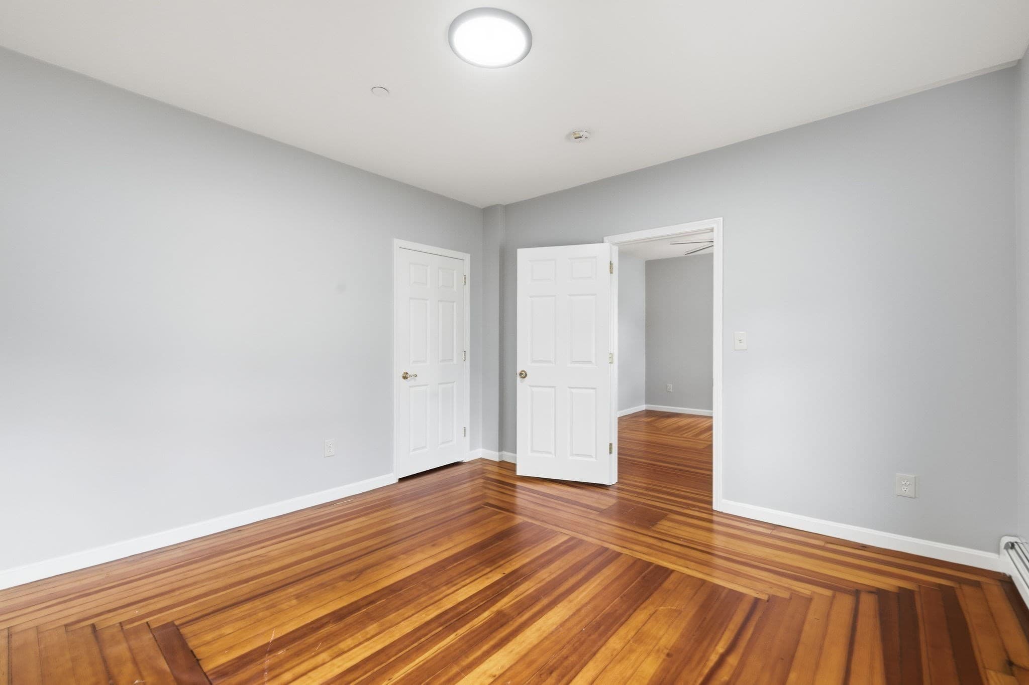 4 Family at 941 Lakeview Ave, Lowell MA 01850, Lowell, photo 13 of 39