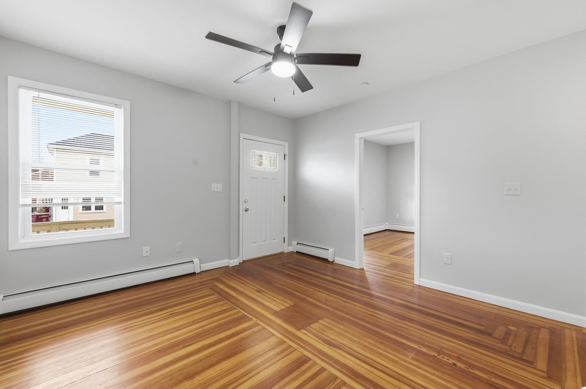 4 Family at 941 Lakeview Ave, Lowell MA 01850, Lowell, photo 12 of 39