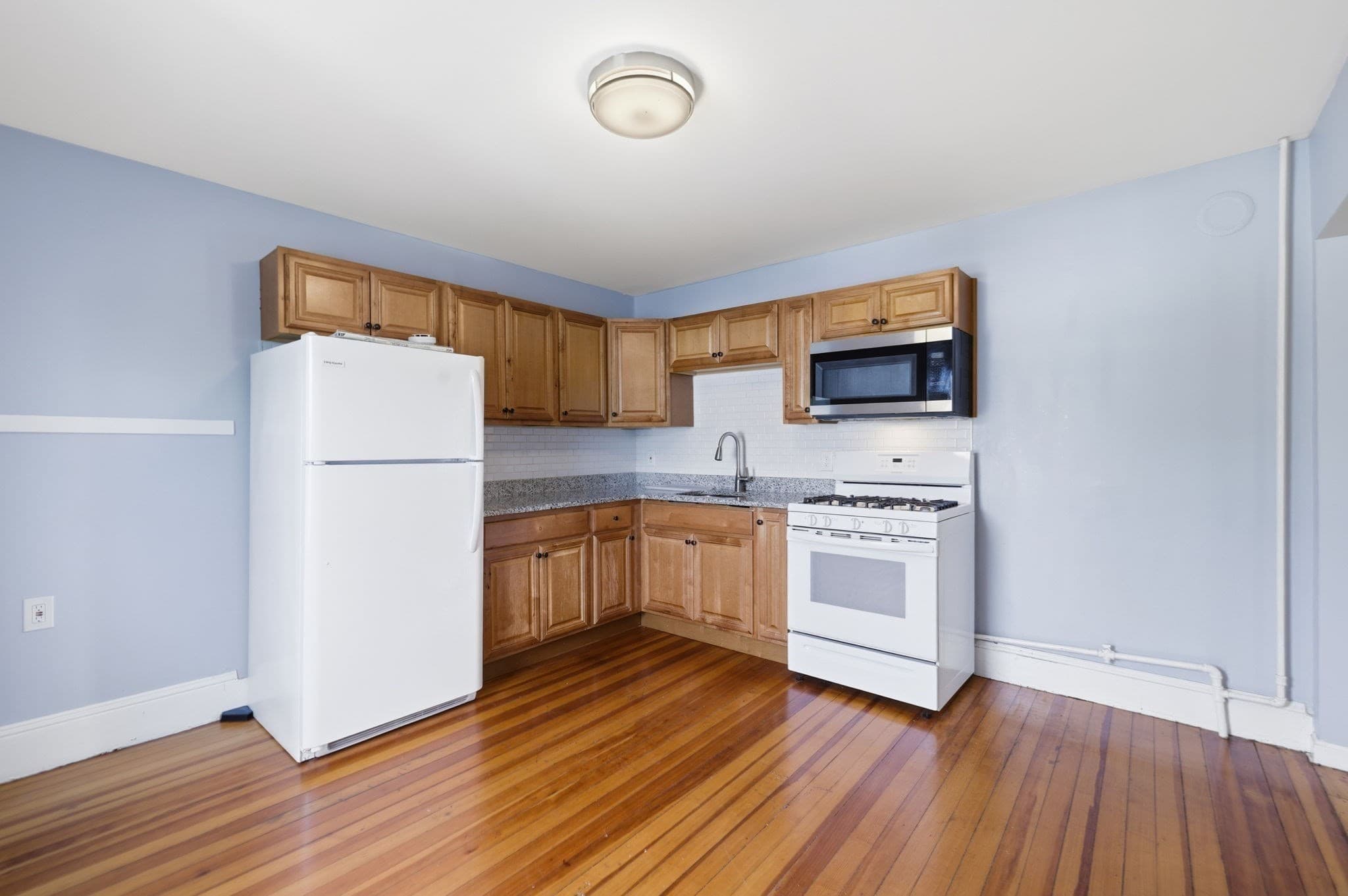 4 Family at 941 Lakeview Ave, Lowell MA 01850, Lowell, photo 22 of 39
