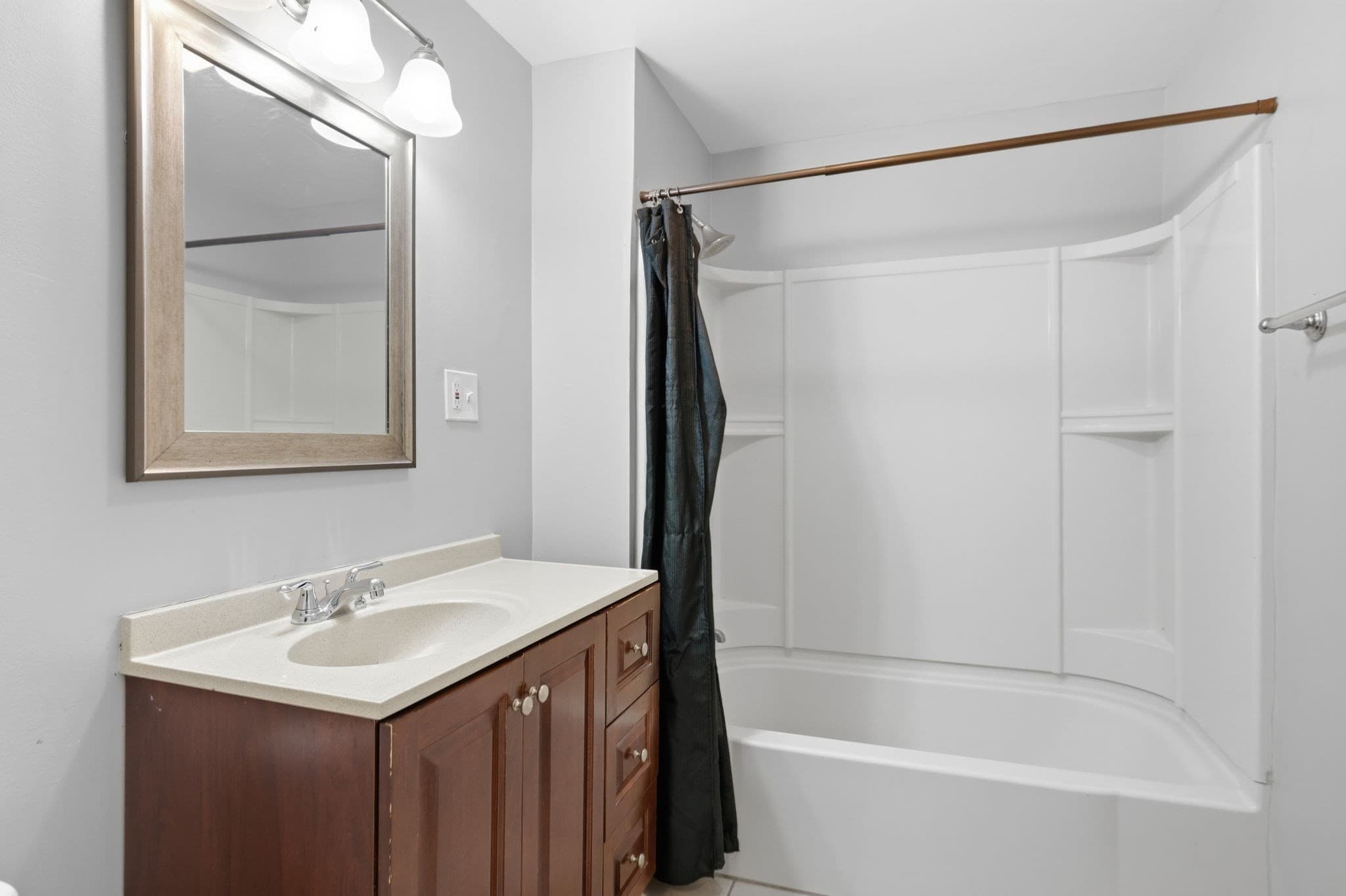 4 Family at 941 Lakeview Ave, Lowell MA 01850, Lowell, photo 30 of 39