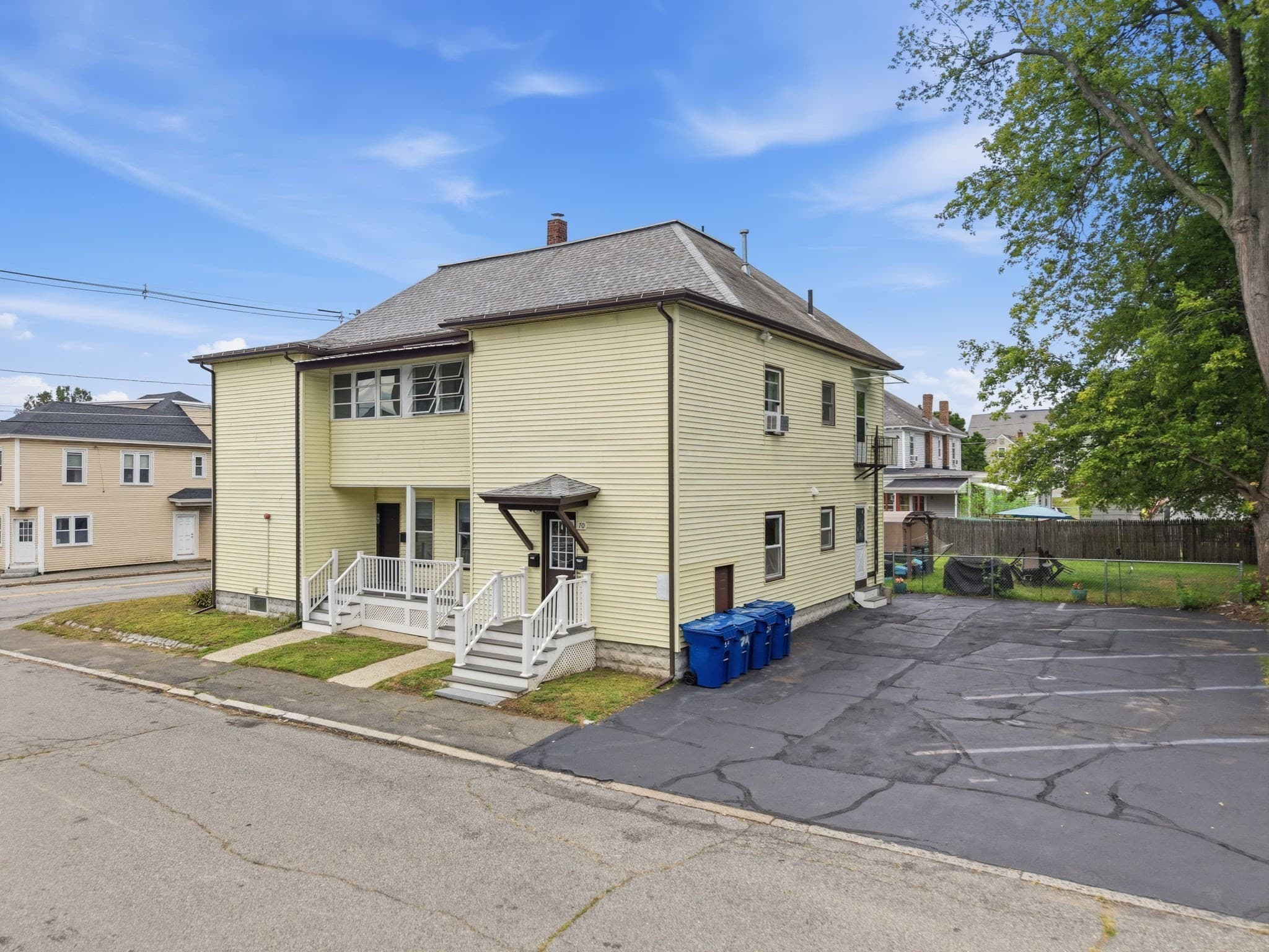 4 Family at 941 Lakeview Ave, Lowell MA 01850, Lowell, photo 33 of 39
