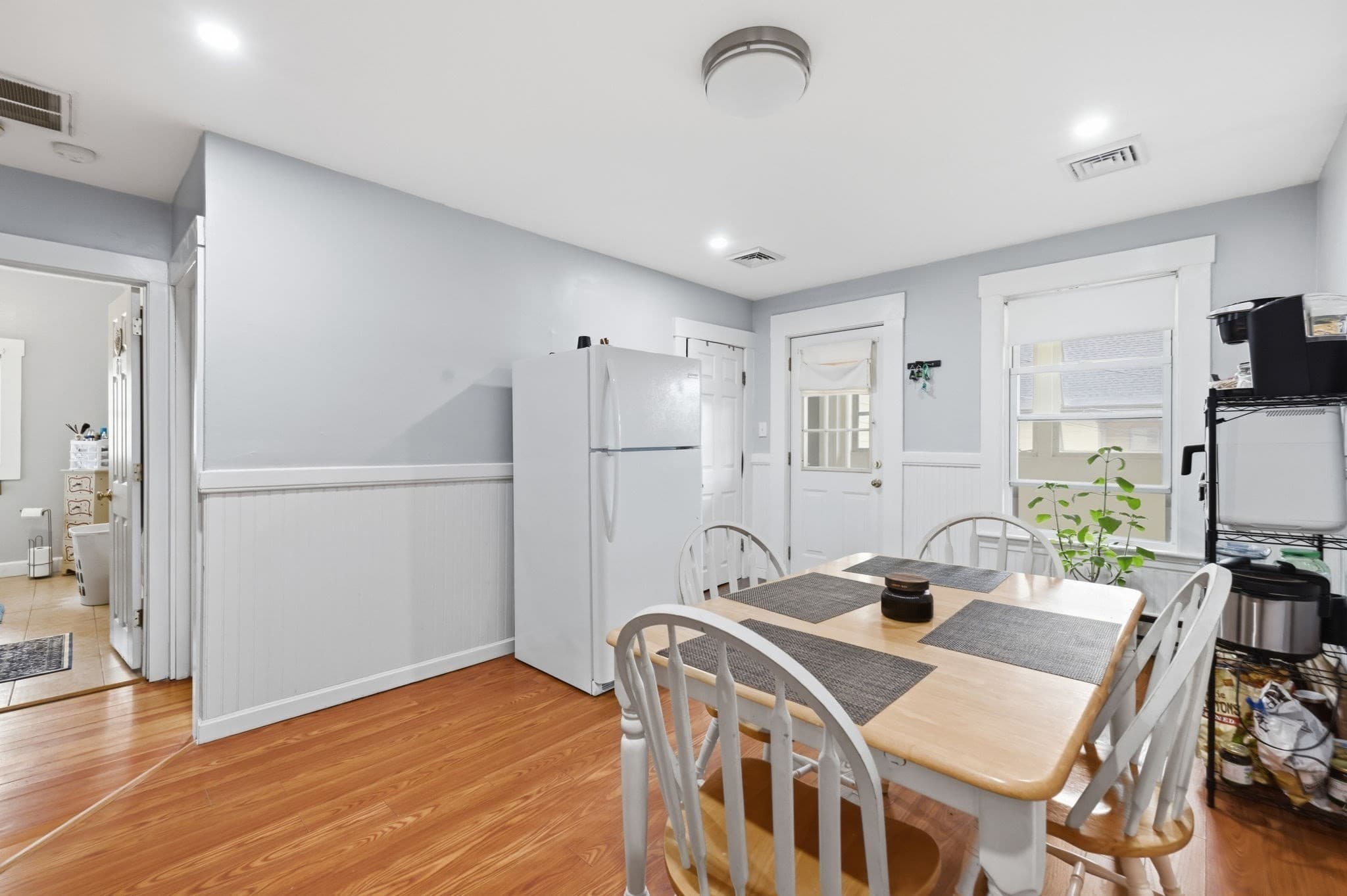 4 Family at 941 Lakeview Ave, Lowell MA 01850, Lowell, photo 19 of 39