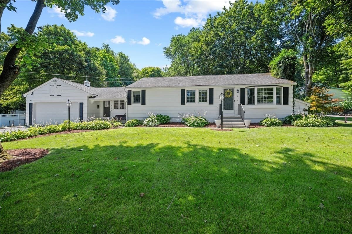 6 Jackie Dr, Millbury MA 01527