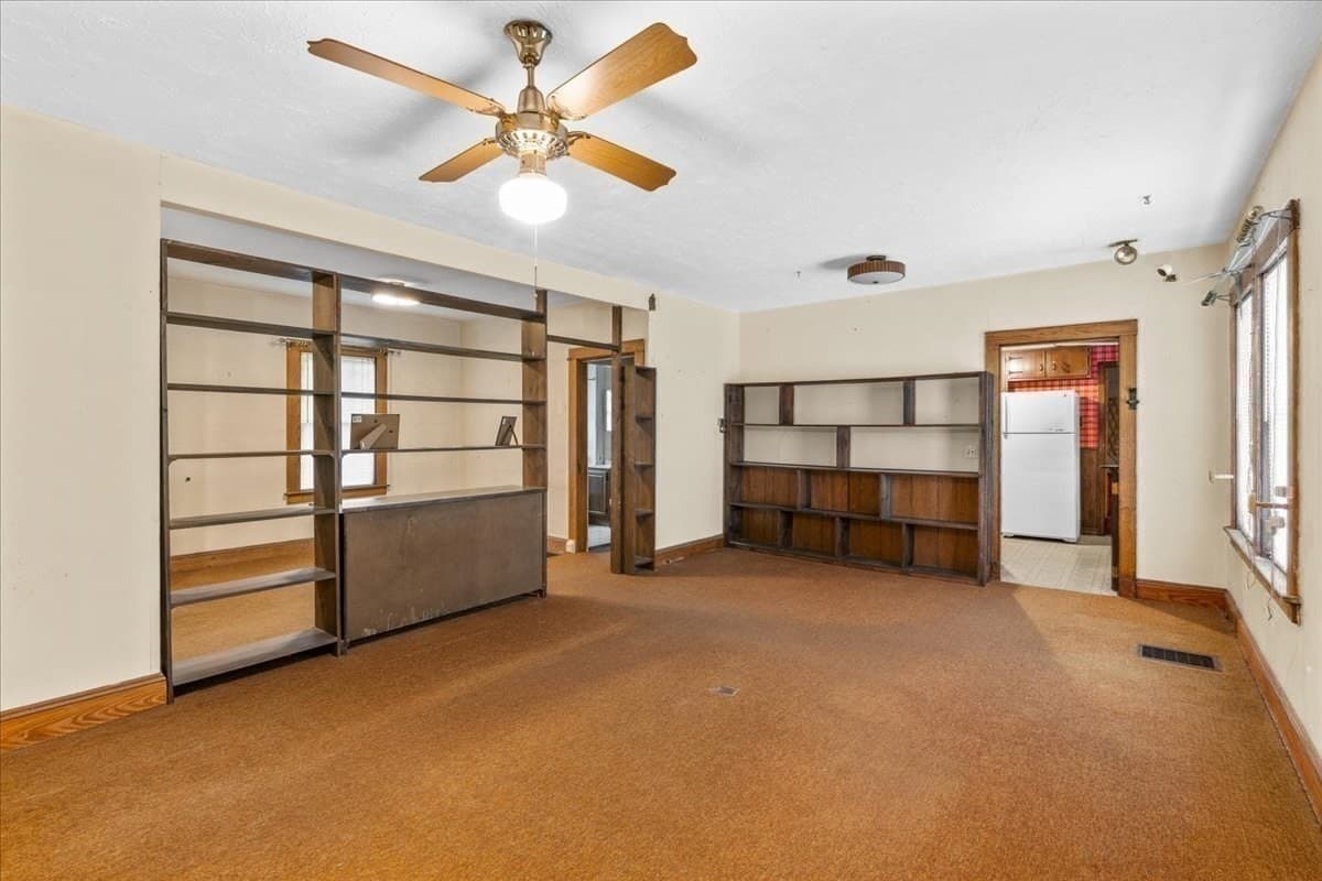 Single Family Residence at 1055 S Franklin St, Holbrook MA 02343, Holbrook, photo 13 of 41