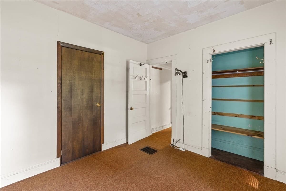 Single Family Residence at 1055 S Franklin St, Holbrook MA 02343, Holbrook, photo 20 of 41