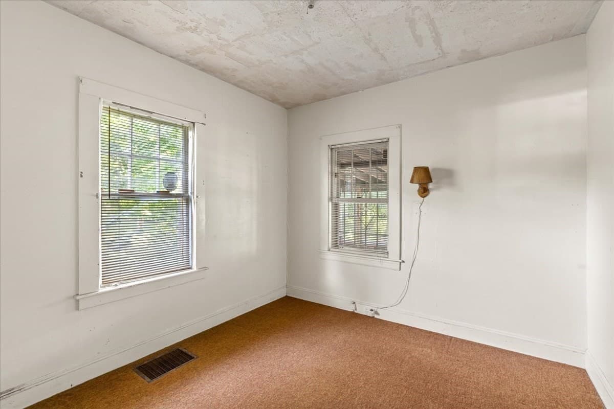 Single Family Residence at 1055 S Franklin St, Holbrook MA 02343, Holbrook, photo 19 of 41