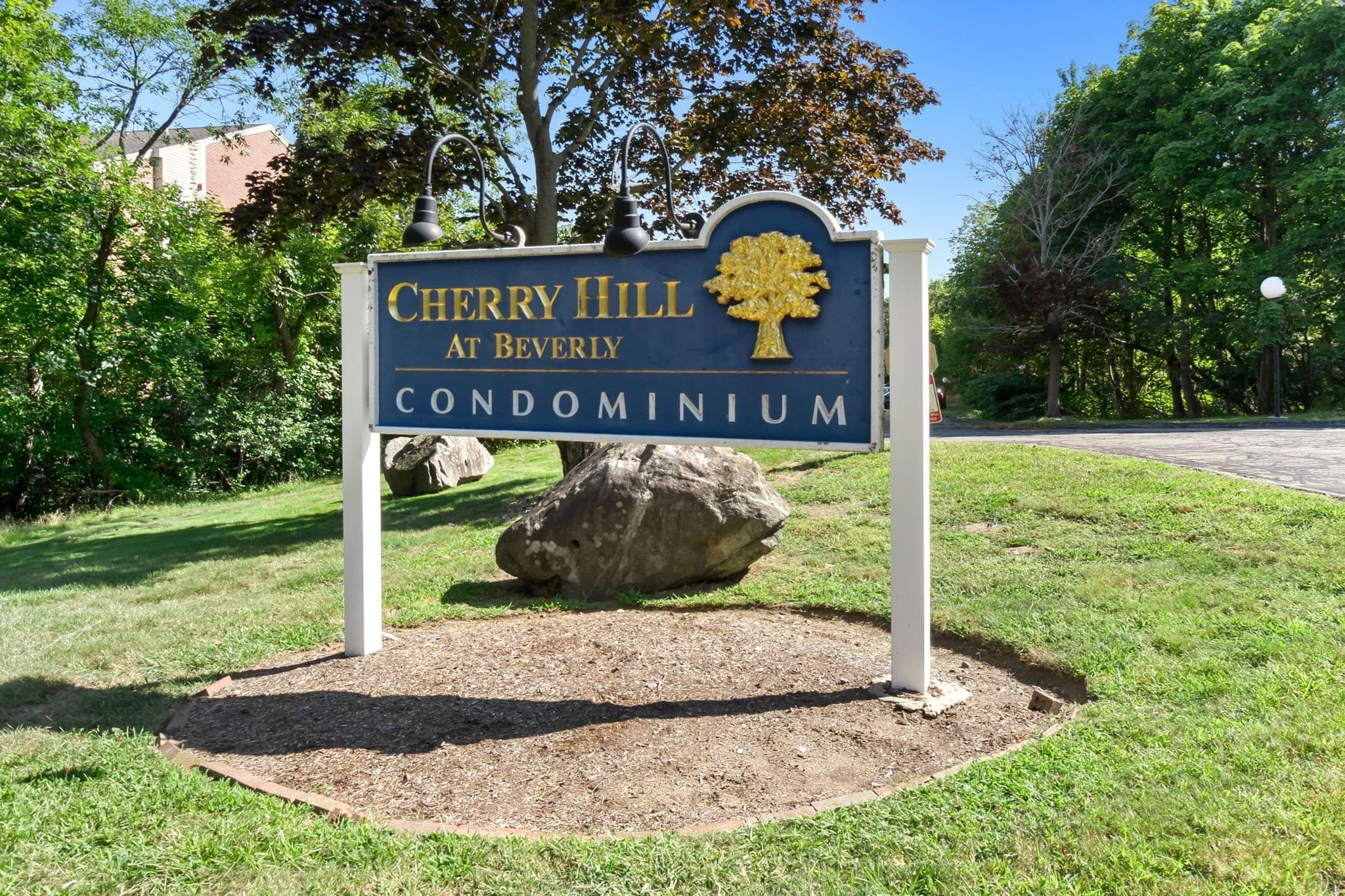 Condominium at 4 Duck Pond Rd # 206, Beverly MA 01915, Beverly, photo 25 of 29