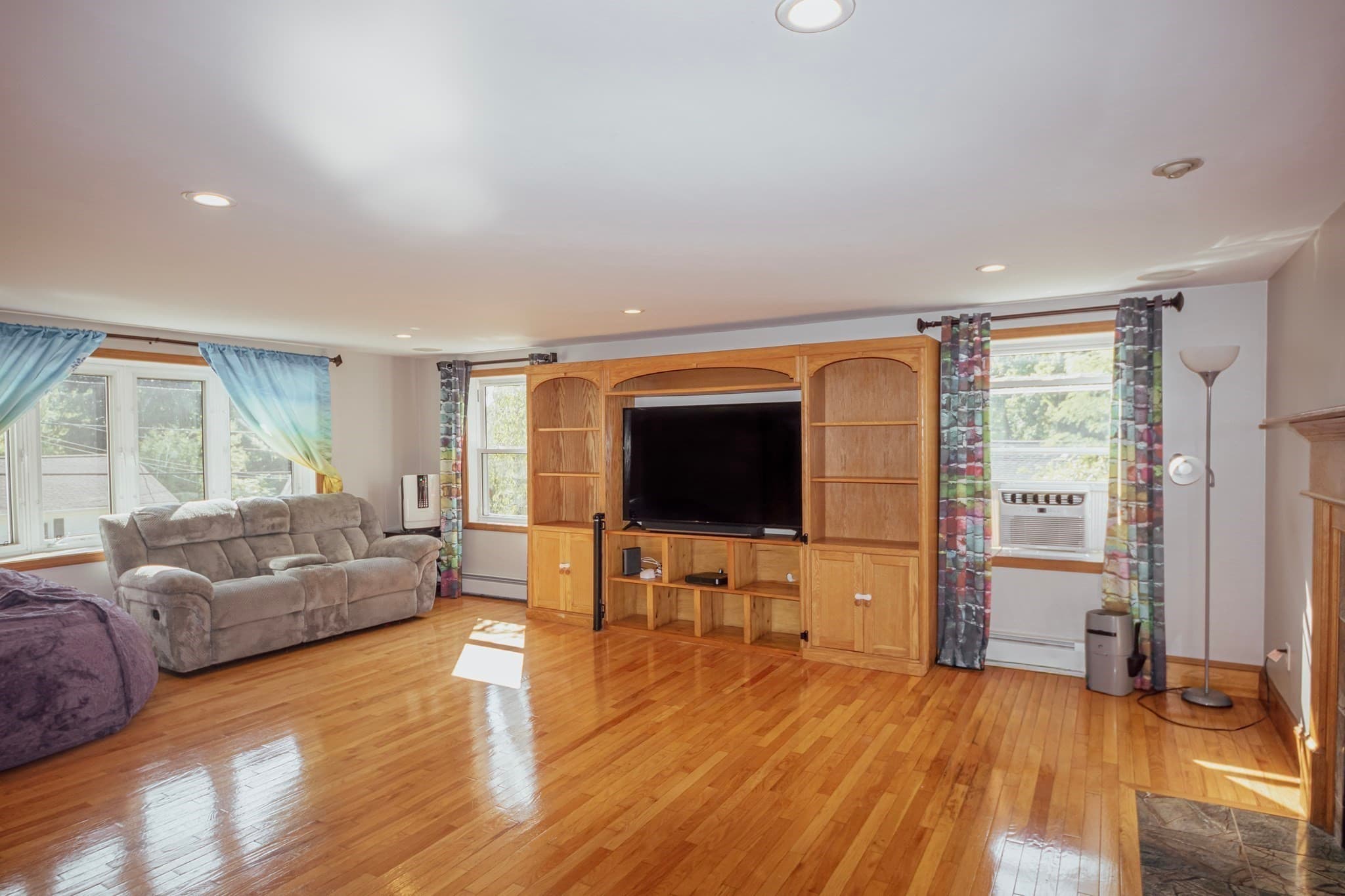 Single Family Residence at 50 Linwood Street, Haverhill MA 01830, photo 9 of 36