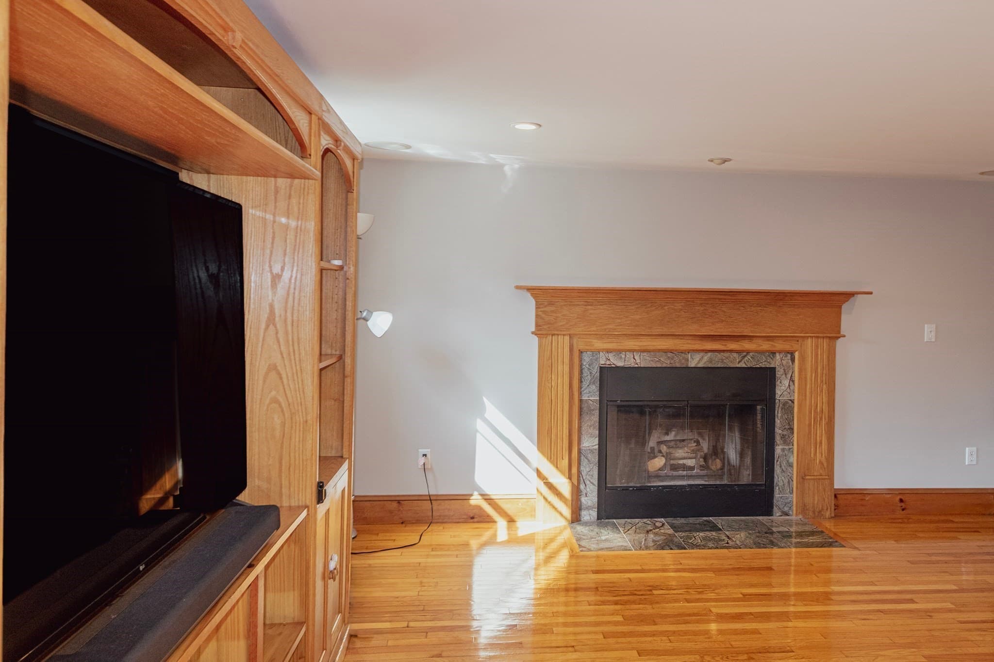 Single Family Residence at 50 Linwood Street, Haverhill MA 01830, photo 10 of 36