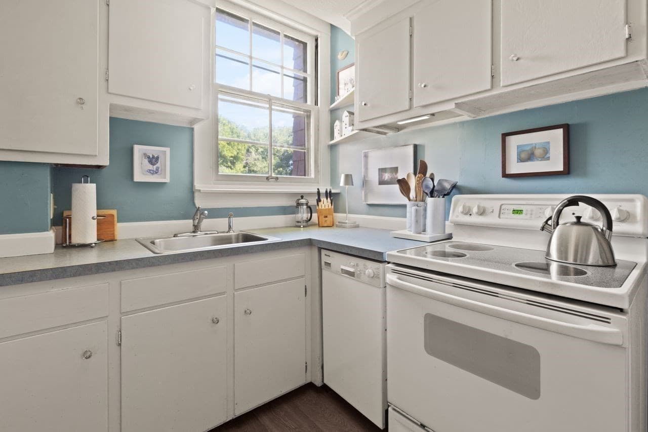 Condominium at 156 Chestnut Ave # 6, North Andover MA 01845, North Andover, photo 9 of 13