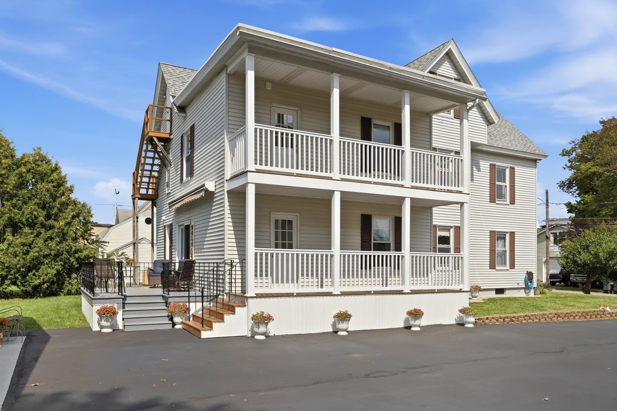 3 Family - 3 Units Up/Down at 109 4th St., Leominster MA 01453, Leominster, photo 2 of 38