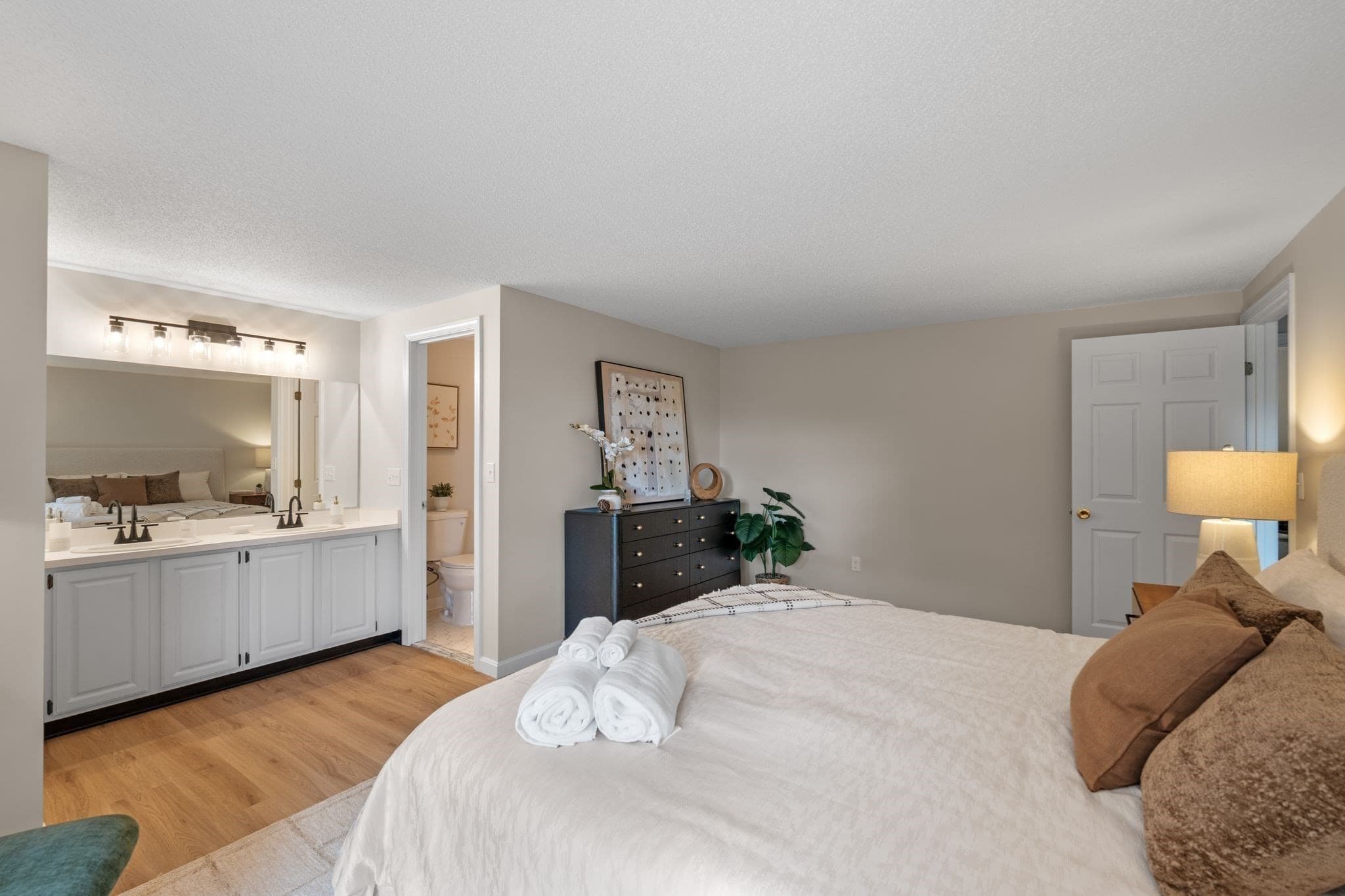 Condominium at 12 Ledgewood Way # 16, Peabody MA 01960, Peabody, photo 13 of 31