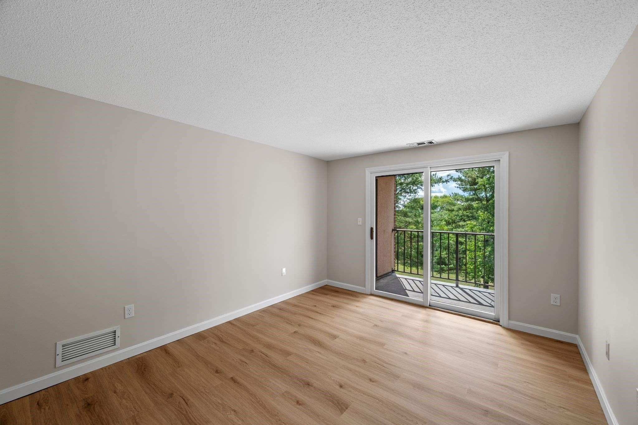 Condominium at 12 Ledgewood Way # 16, Peabody MA 01960, Peabody, photo 17 of 31