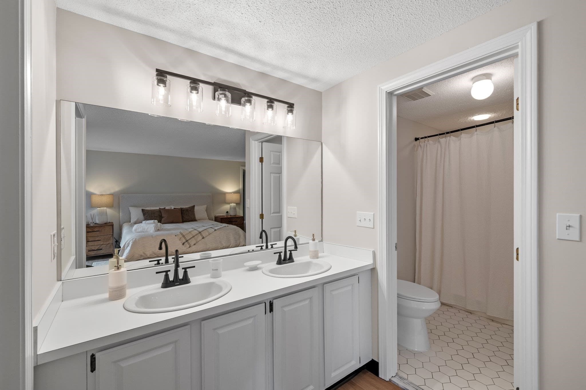 Condominium at 12 Ledgewood Way # 16, Peabody MA 01960, Peabody, photo 14 of 31