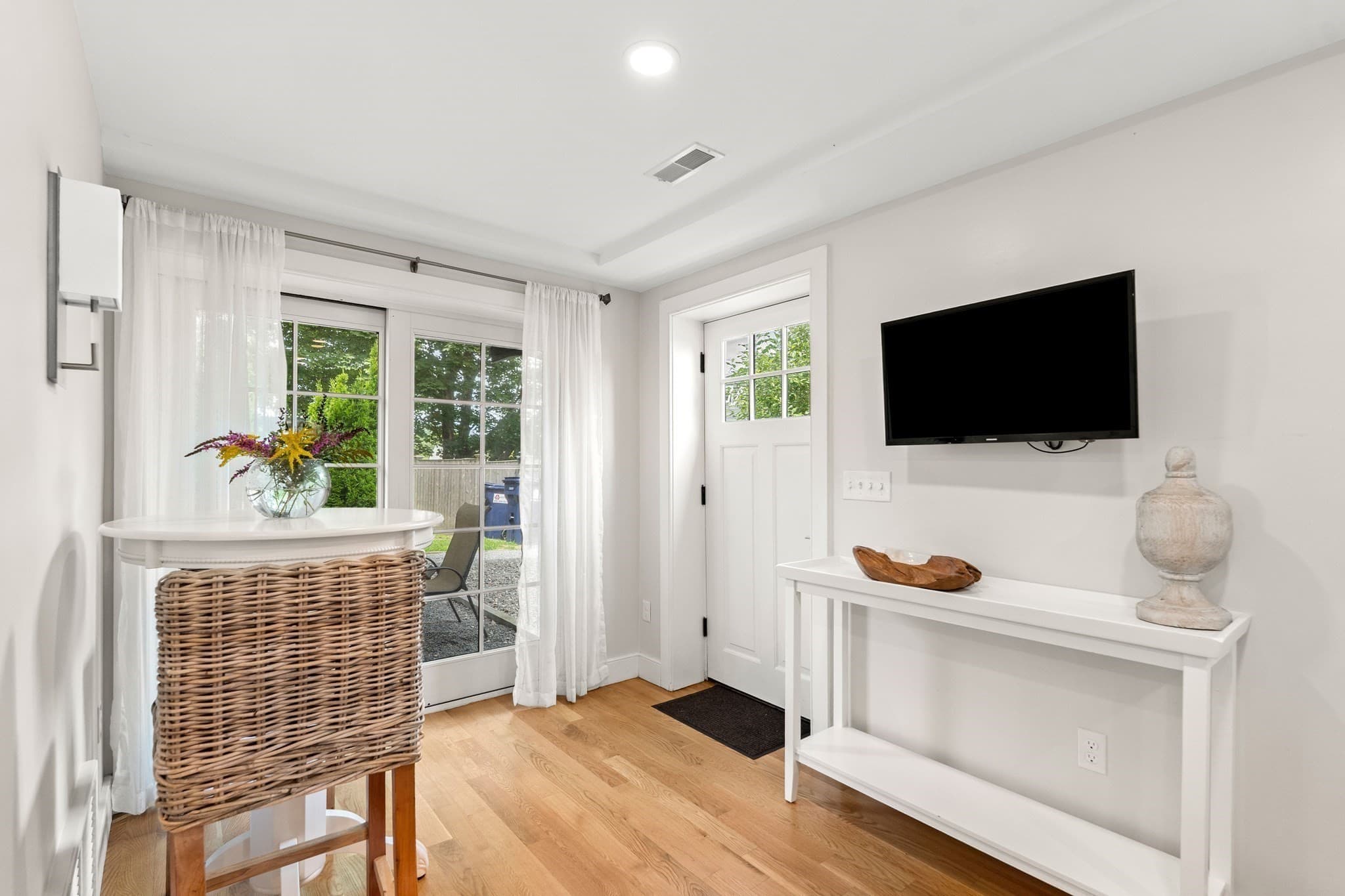 Condominium at 8 Hale Street # 1, Rockport MA 01966, Rockport, photo 3 of 20