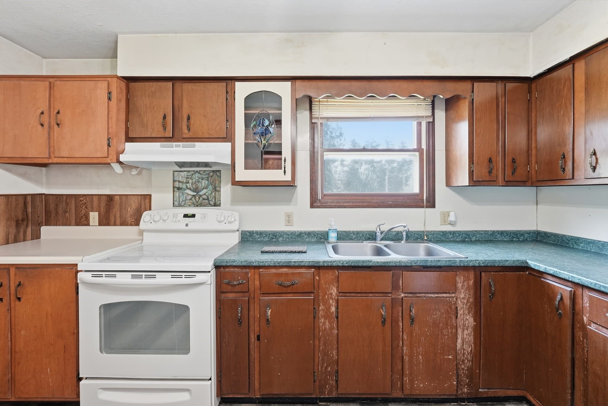 Single Family Residence at 2324 Main St, Lancaster MA 01523, Lancaster, photo 7 of 36