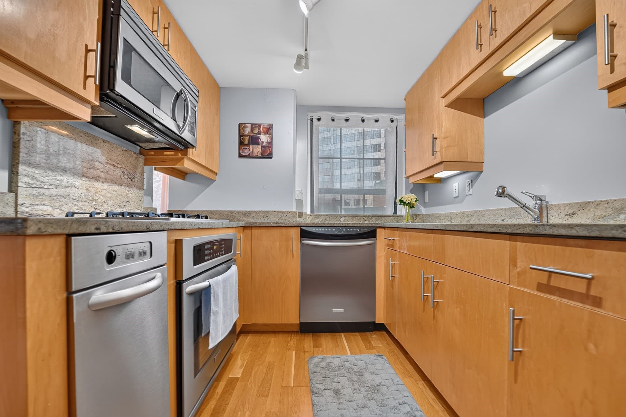 Condominium at 99-105 Broad St # 6G, Boston MA 02110, photo 14 of 26