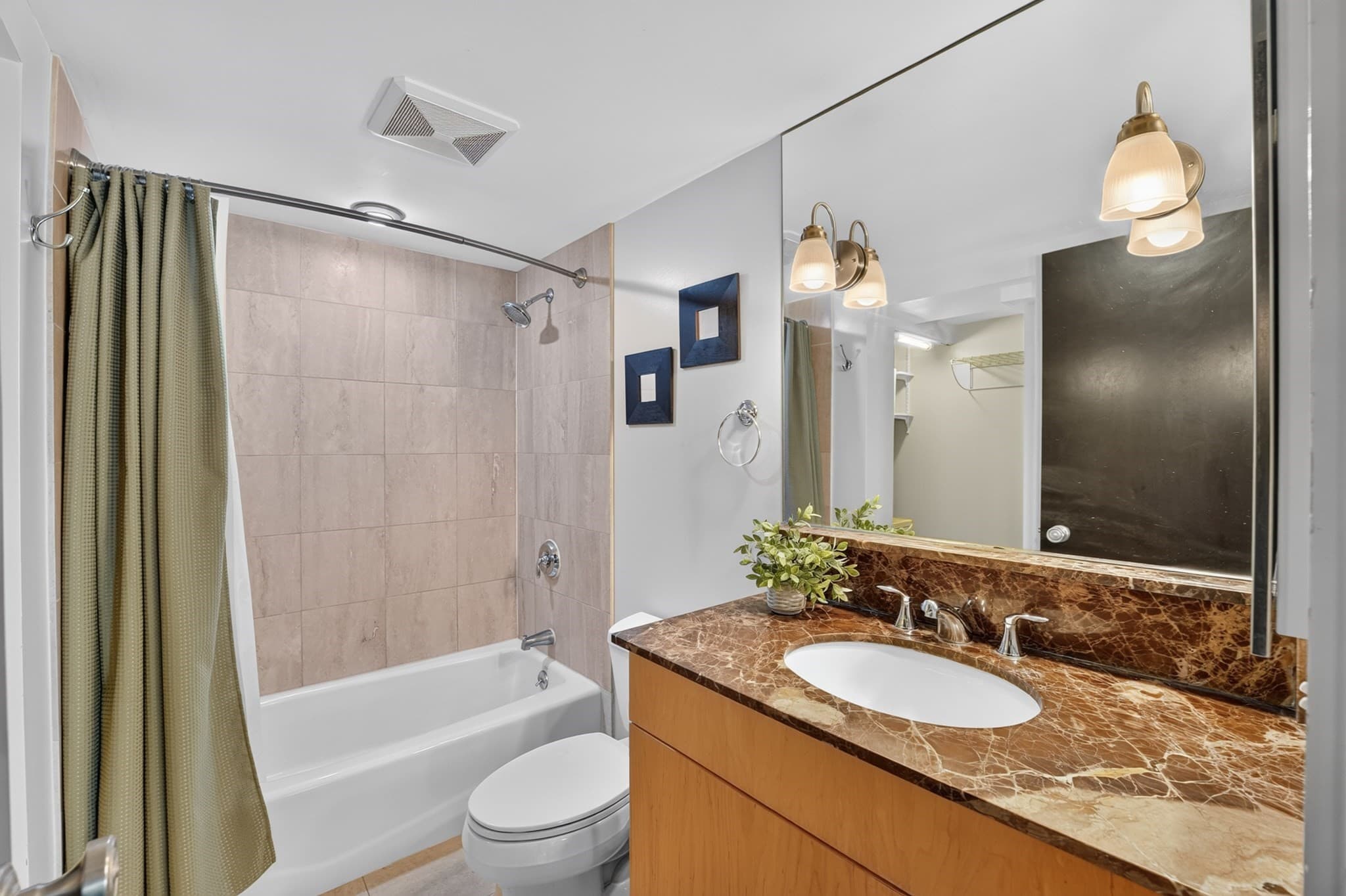 Condominium at 99-105 Broad St # 6G, Boston MA 02110, photo 18 of 26