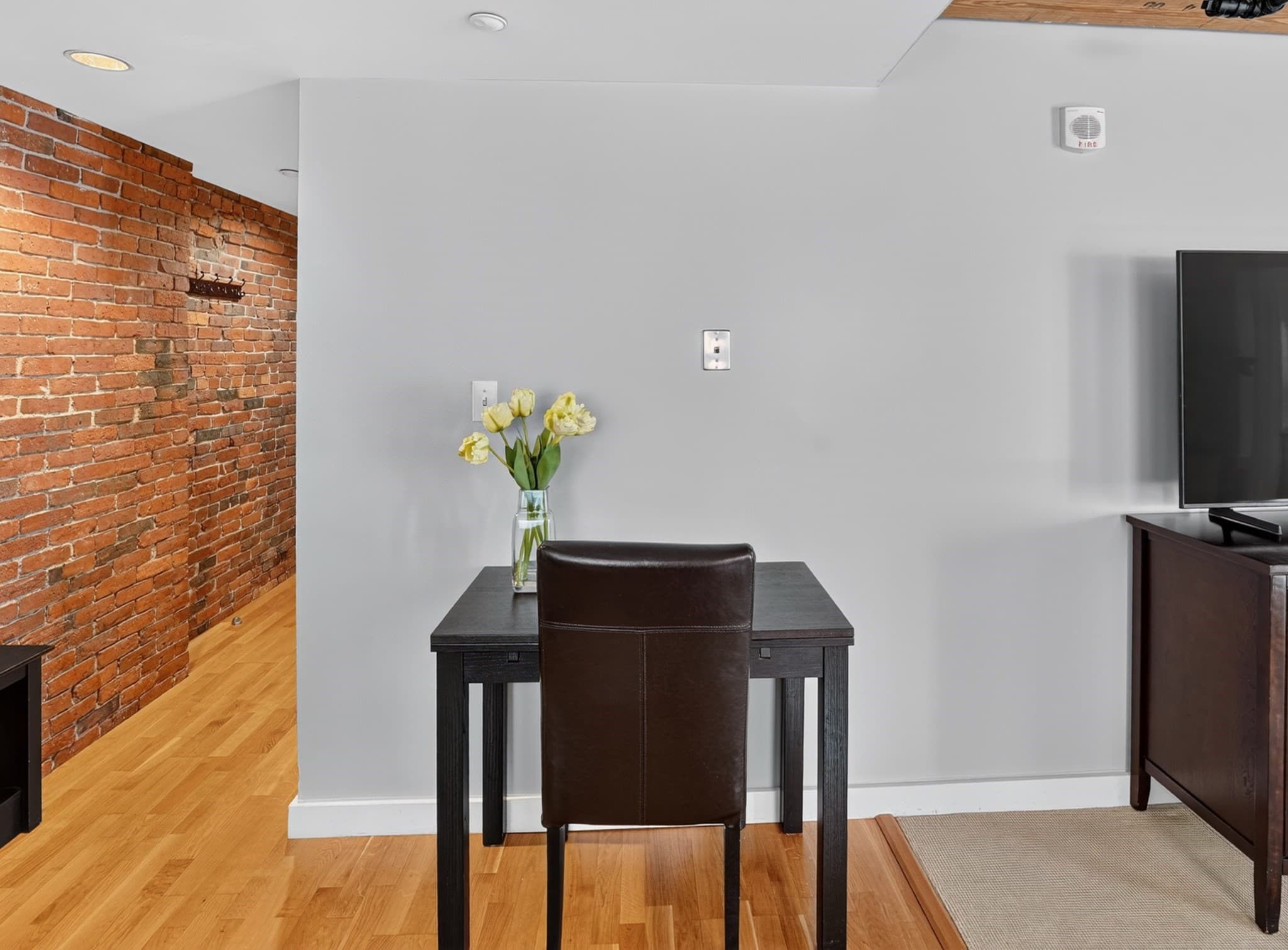 Condominium at 99-105 Broad St # 6G, Boston MA 02110, photo 15 of 26