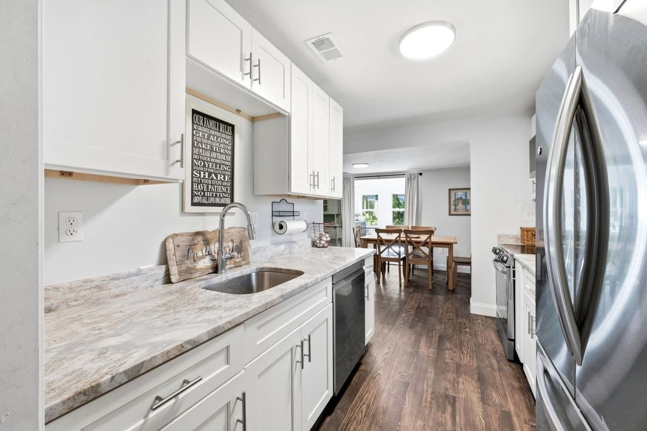 Single Family Residence at 33 Deer Pond Drive, Leicester MA 01524, Leicester, photo 4 of 22