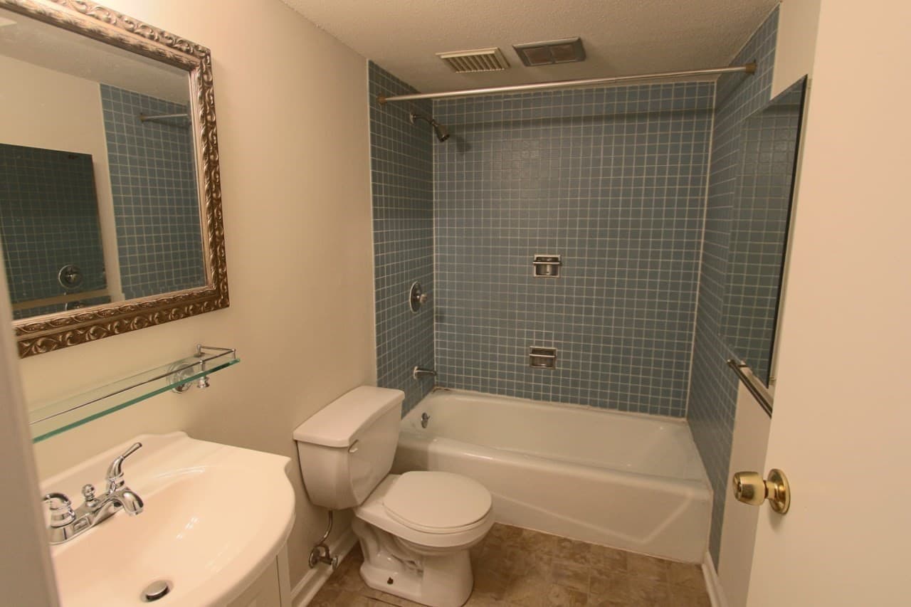 Condominium at 36 Williamsburg # 36, Springfield MA 01108, Springfield, photo 2 of 15