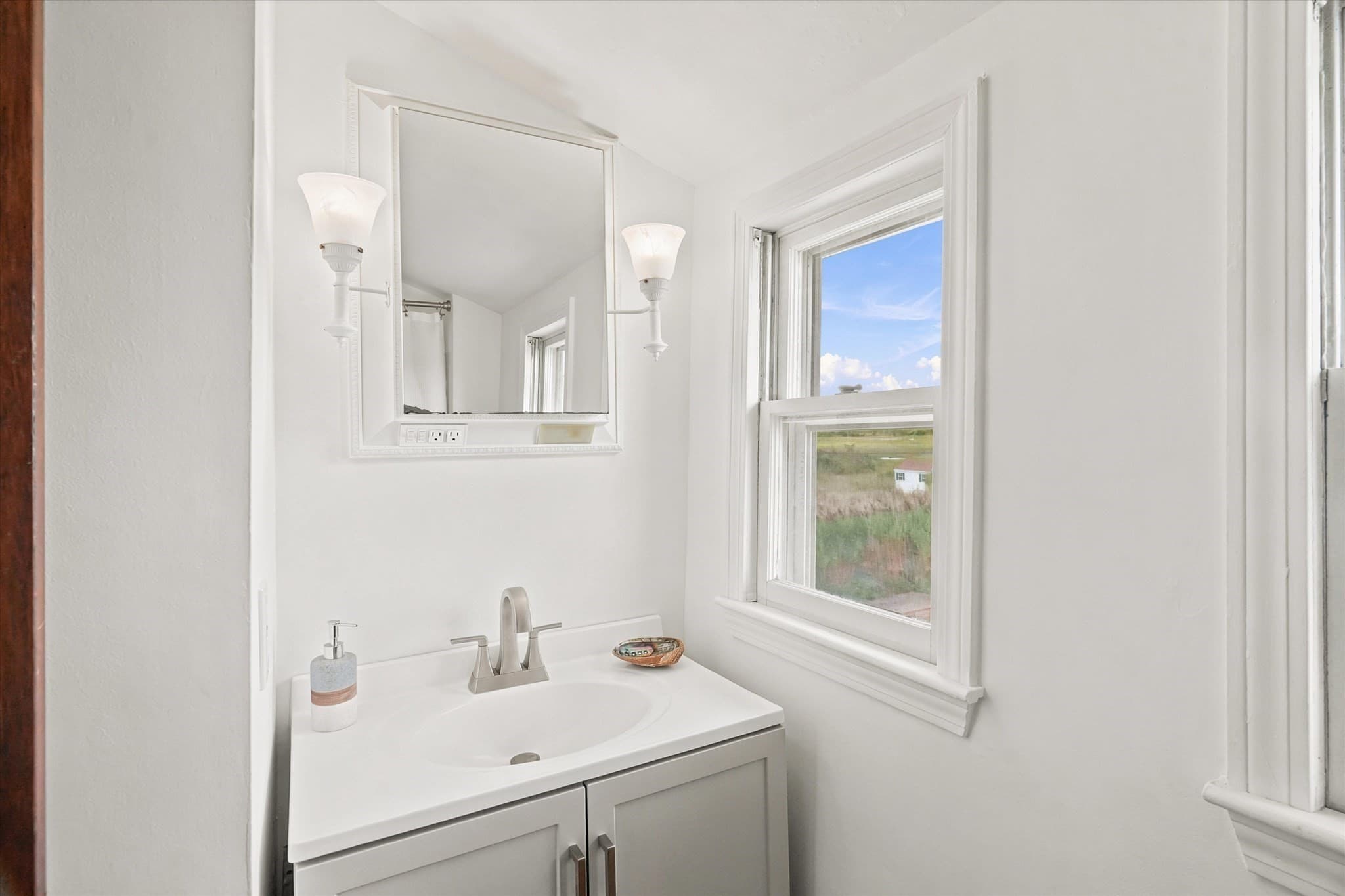 Single Family Residence at 171 N End Blvd, Salisbury MA 01952, Salisbury, photo 33 of 41