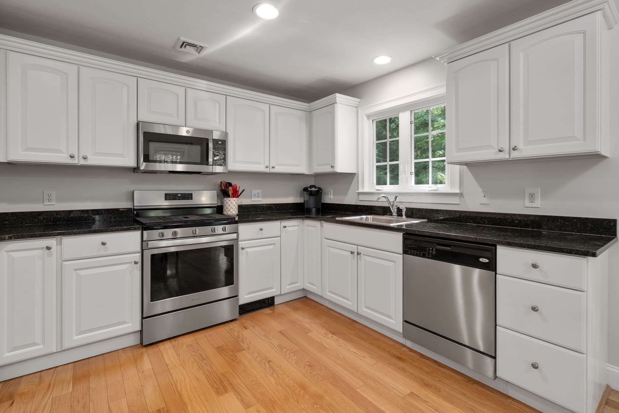 Condominium at 23 Sandy Cir # 23, Lakeville MA 02347, Lakeville, photo 7 of 19