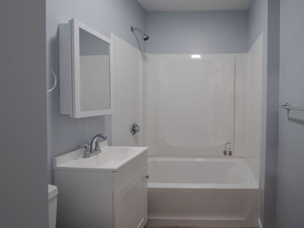 3 Family at 12 Ives St, Worcester MA 01603, Worcester, photo 12 of 42