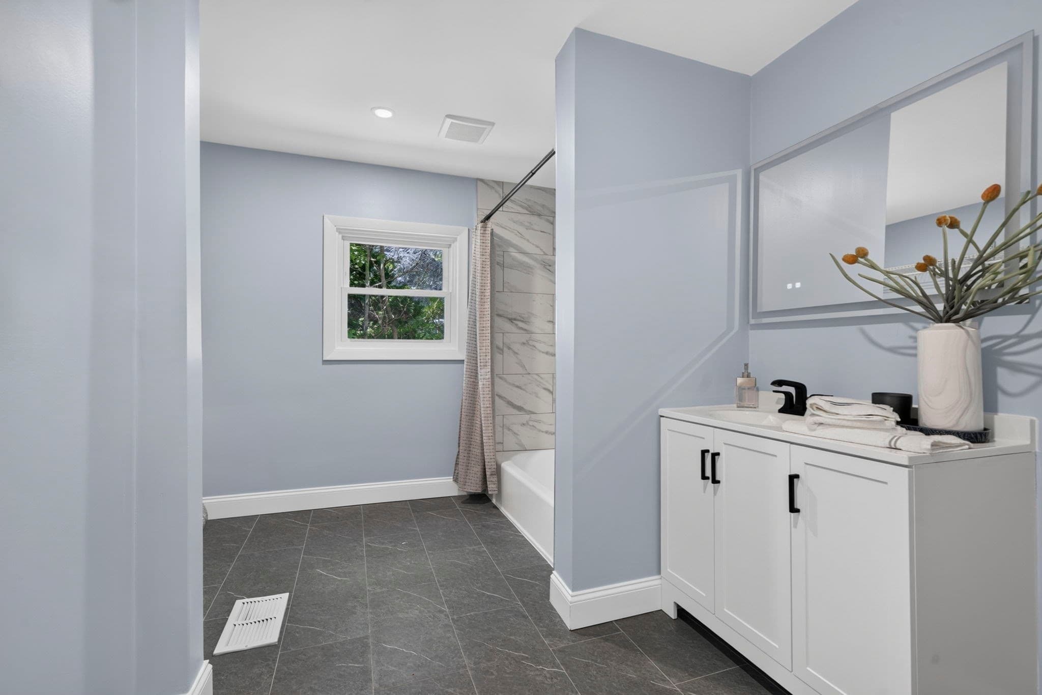 Single Family Residence at 46 Lake Shore Dr, Falmouth MA 02536, Falmouth, photo 16 of 27