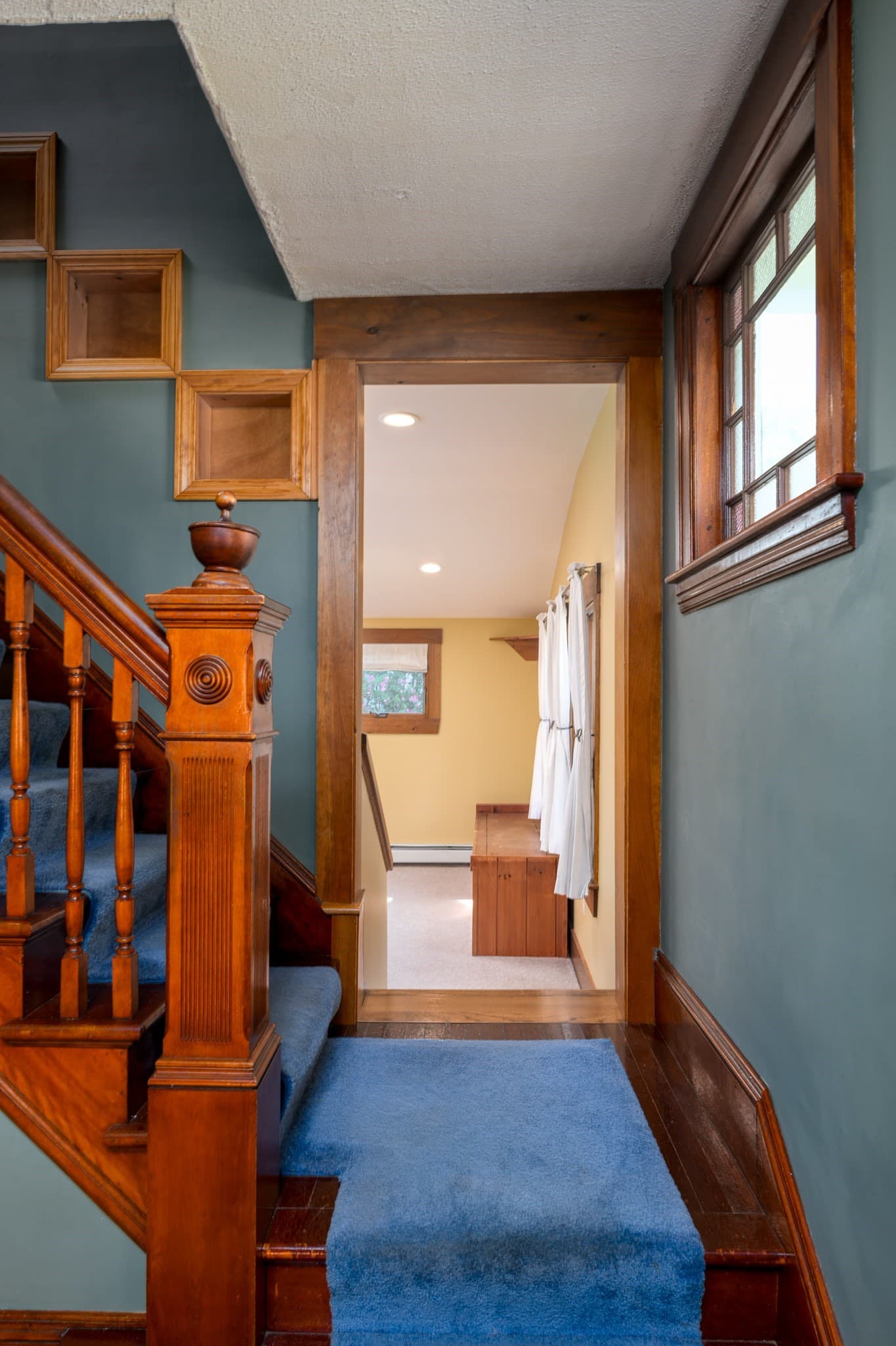 Single Family Residence at 28 Holt Road, Holden MA 01520, Holden, photo 3 of 42