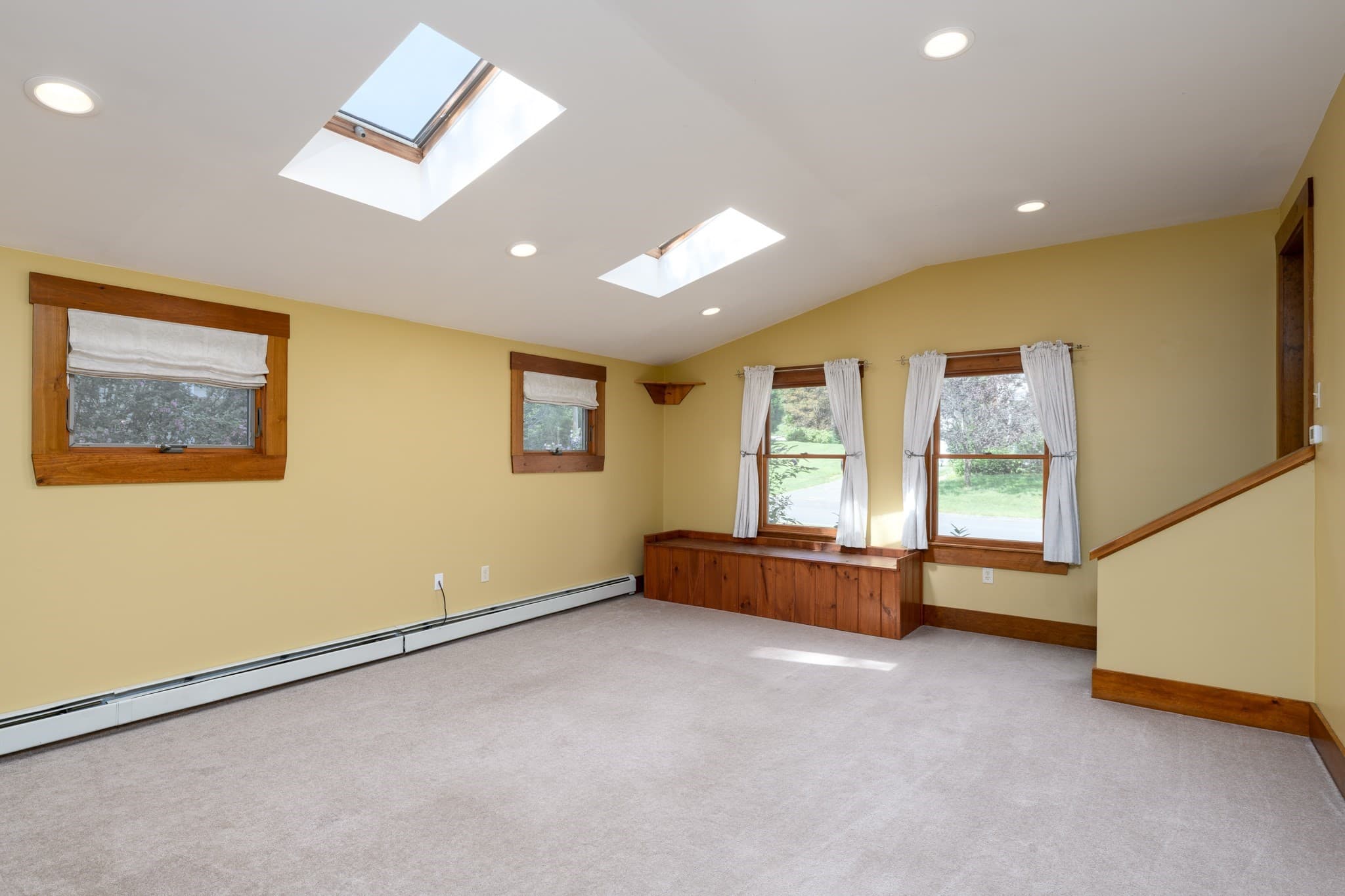 Single Family Residence at 28 Holt Road, Holden MA 01520, Holden, photo 4 of 42