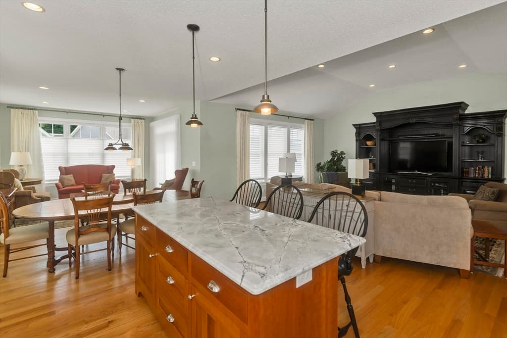 Condominium at 26 Bluegrass Dr # 26, East Longmeadow MA 01028, East Longmeadow, photo 9 of 39