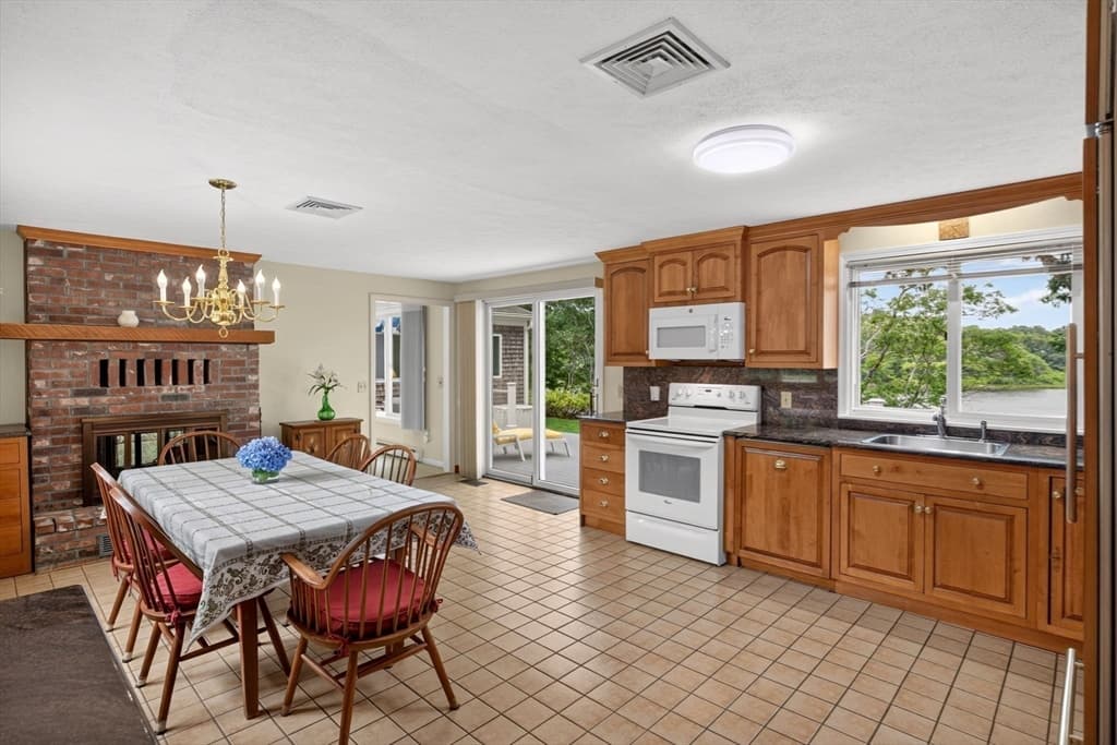 Single Family Residence at 50 Shaker Ln, Falmouth MA 02536, Falmouth, photo 16 of 34