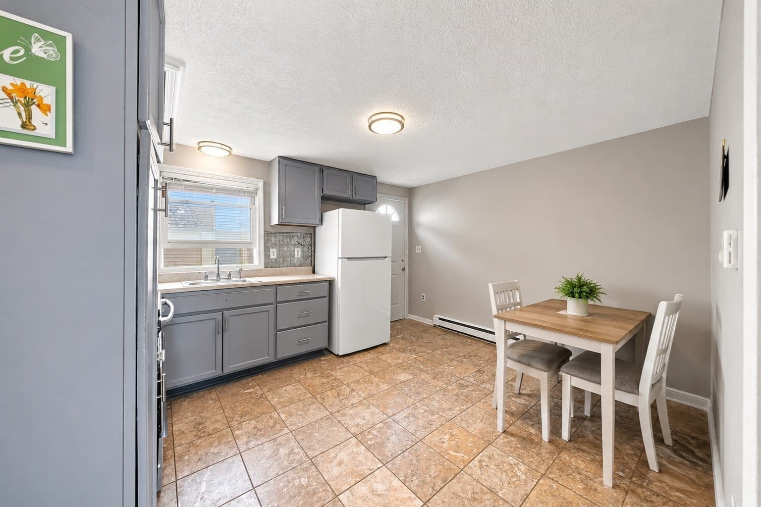Condominium at 87 Beacon Ave # 2, Lawrence MA 01843, Lawrence, photo 6 of 20