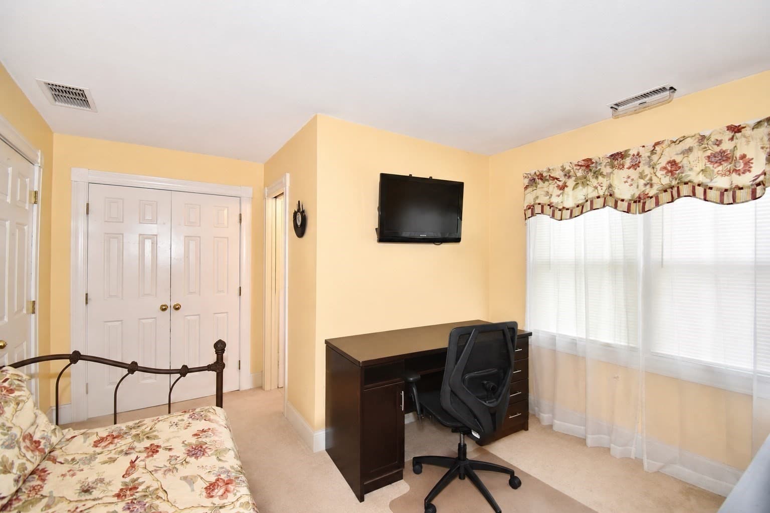 Condominium at 169 Main St # 16, West Springfield MA 01089, West Springfield, photo 34 of 40