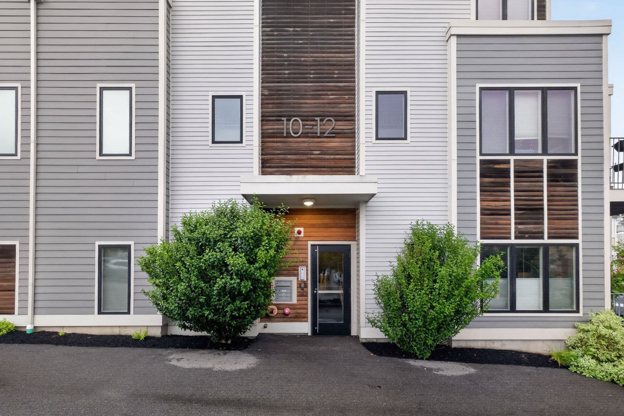 Condominium at 10-12 Taft Hill Park # 1, Boston MA 02131, Boston, photo 21 of 29