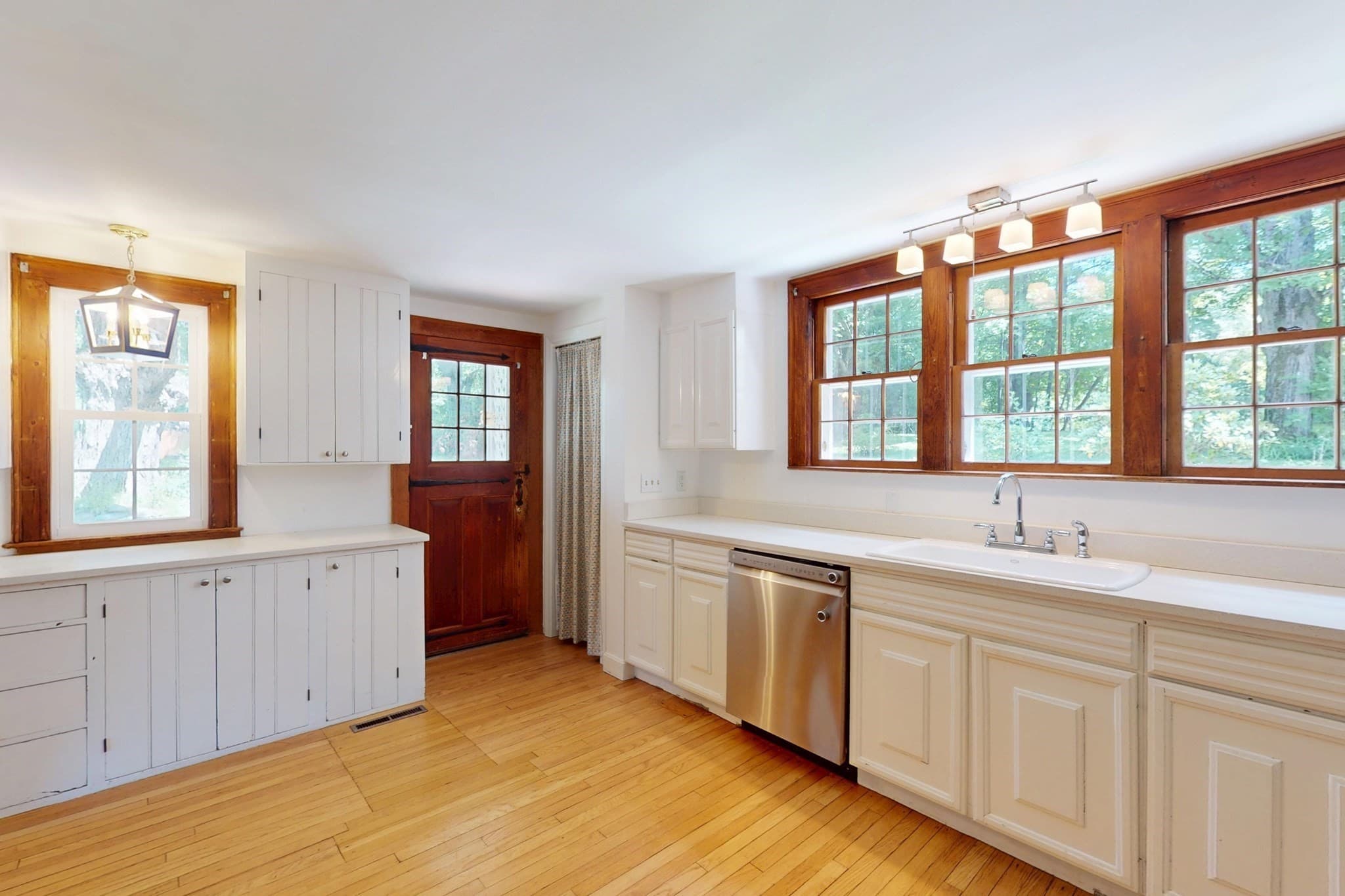Single Family Residence at 661 Bernardston Rd, Greenfield MA 01301, Greenfield, photo 6 of 42