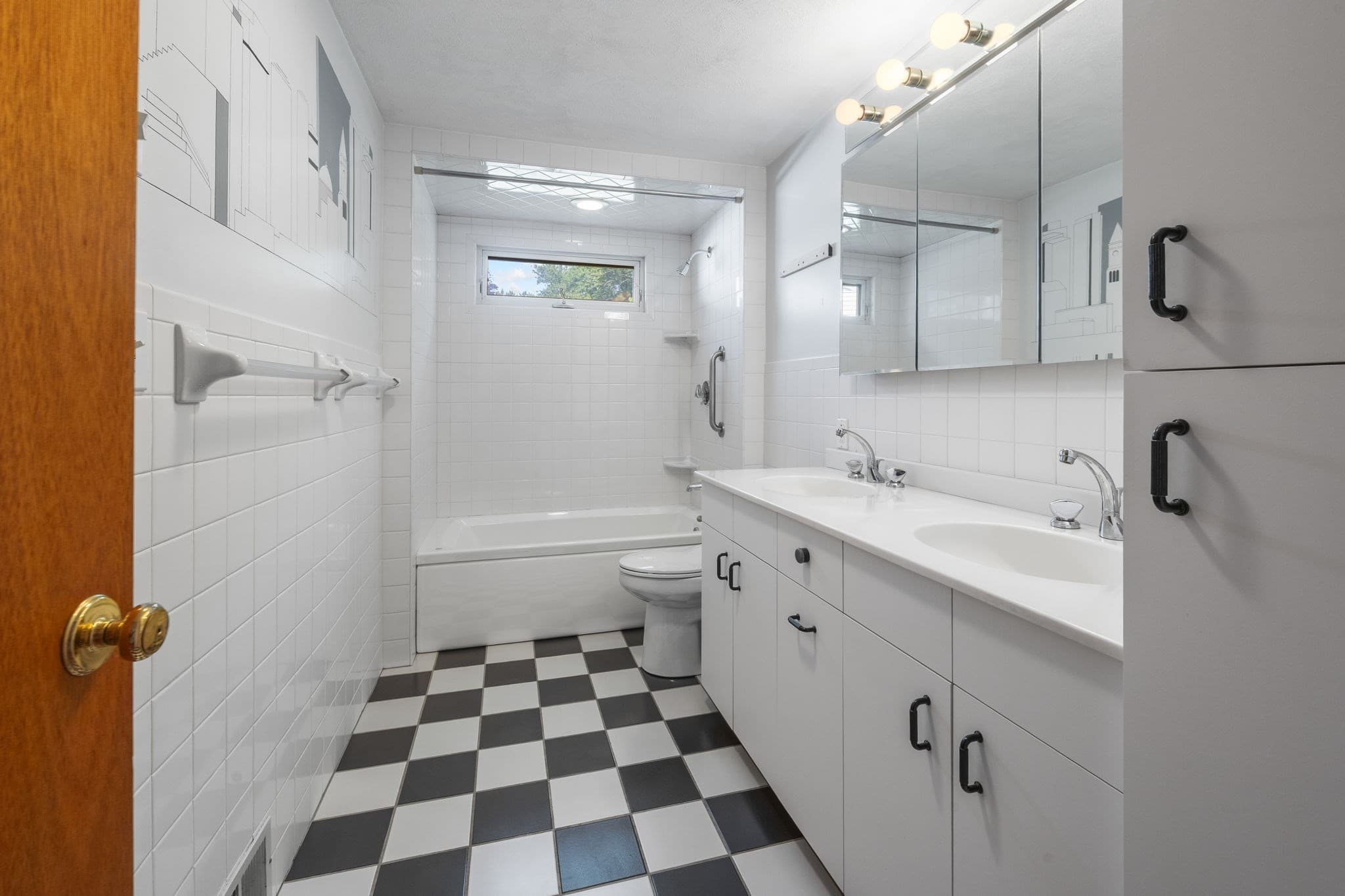 Single Family Residence at 12 Third St, Saugus MA 01906, photo 11 of 26