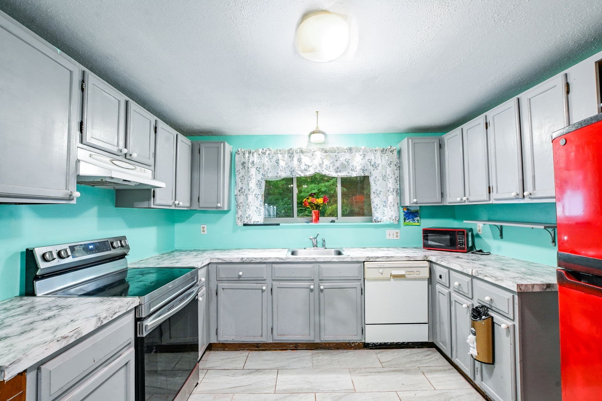 Condominium at 29 Surrey Ln # 29, Bourne MA 02532, Bourne, photo 10 of 25