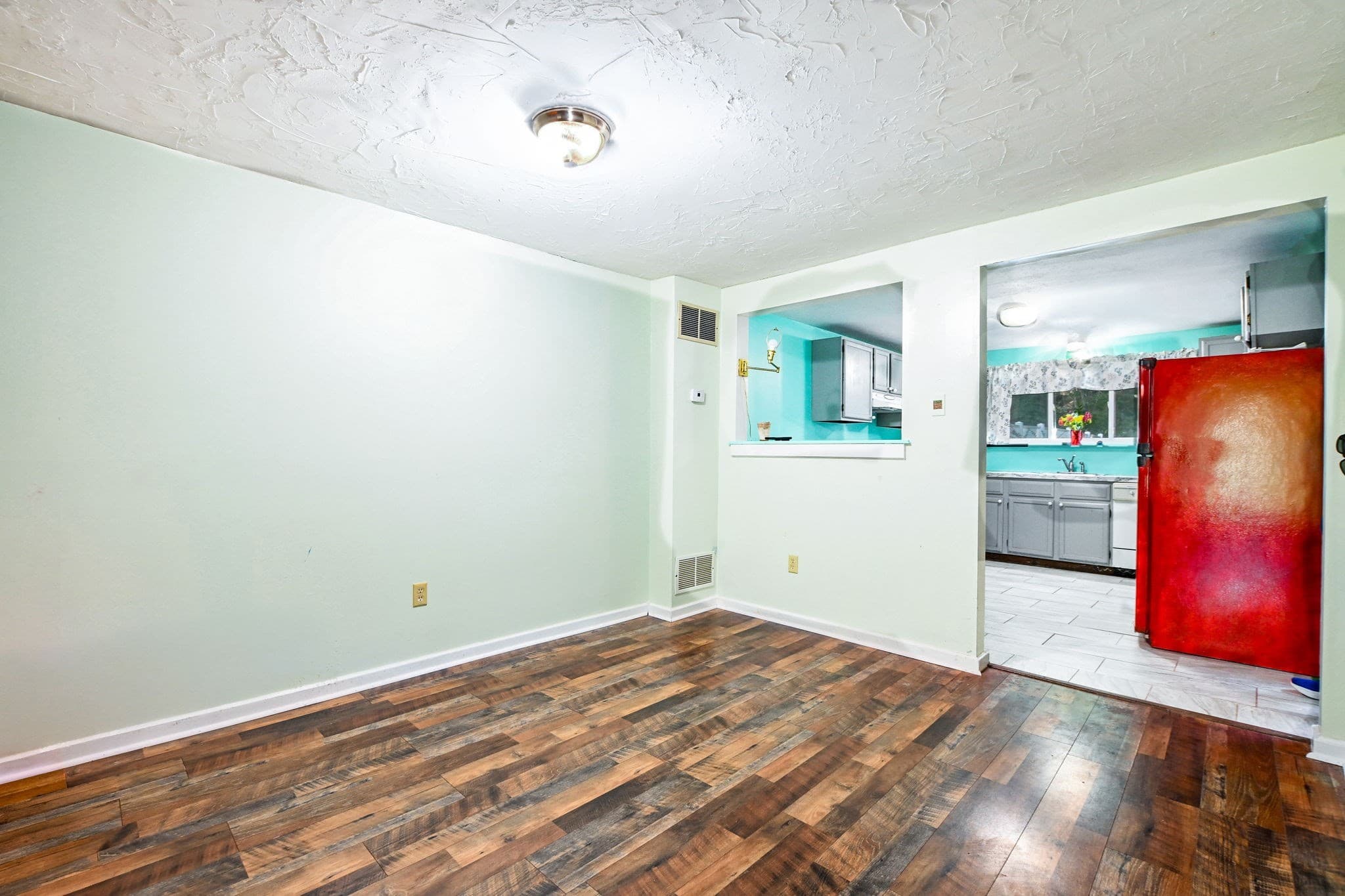 Condominium at 29 Surrey Ln # 29, Bourne MA 02532, Bourne, photo 8 of 25