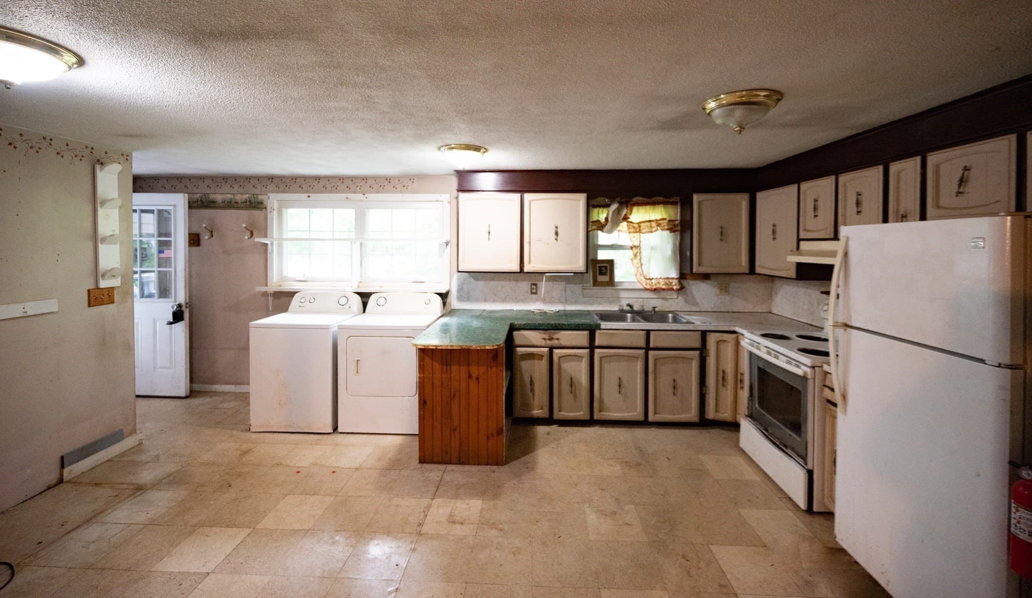Single Family Residence at 173 Baldwinville Rd, Winchendon MA 01475, Winchendon, photo 7 of 33