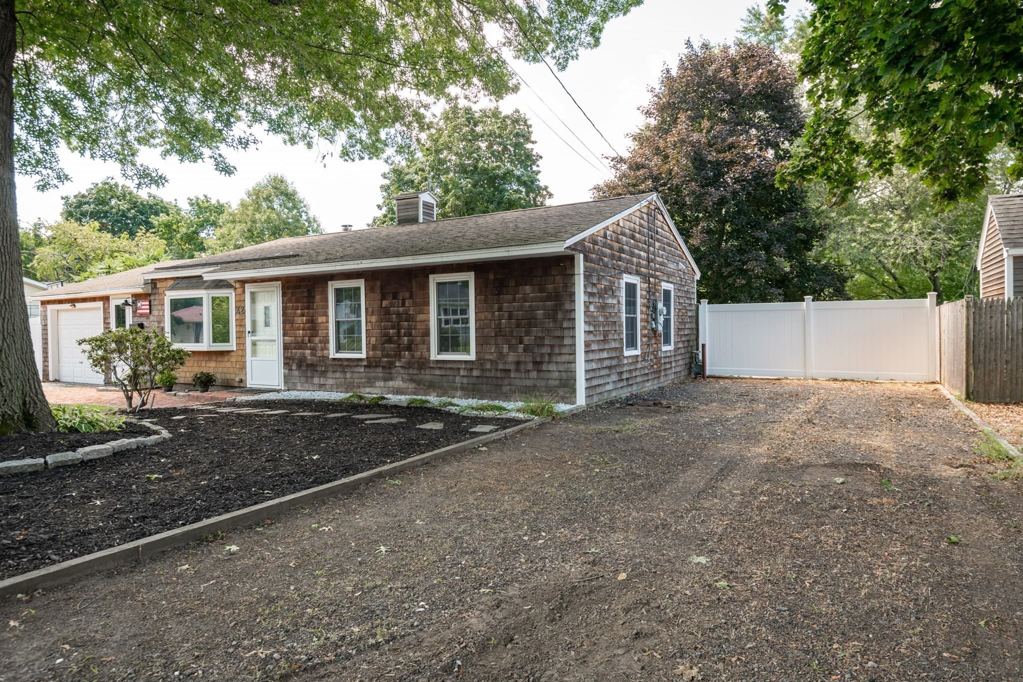 Single Family Residence at 42 Avery Street, Ipswich MA 01938, Ipswich, photo 3 of 26