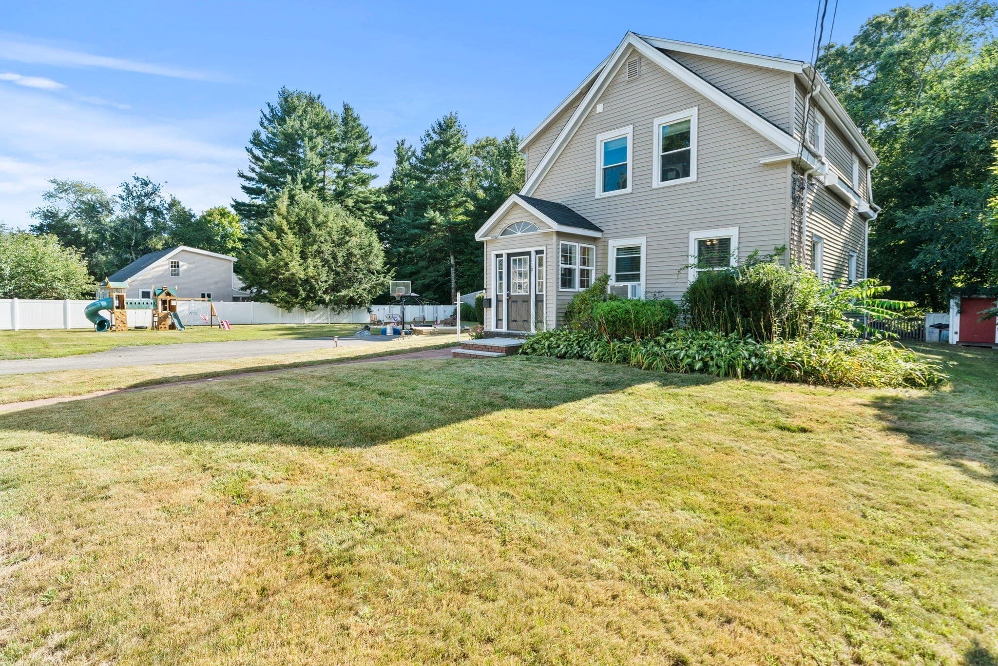 Single Family Residence at 119 Spring St, Rockland MA 02370, Rockland, photo 3 of 34