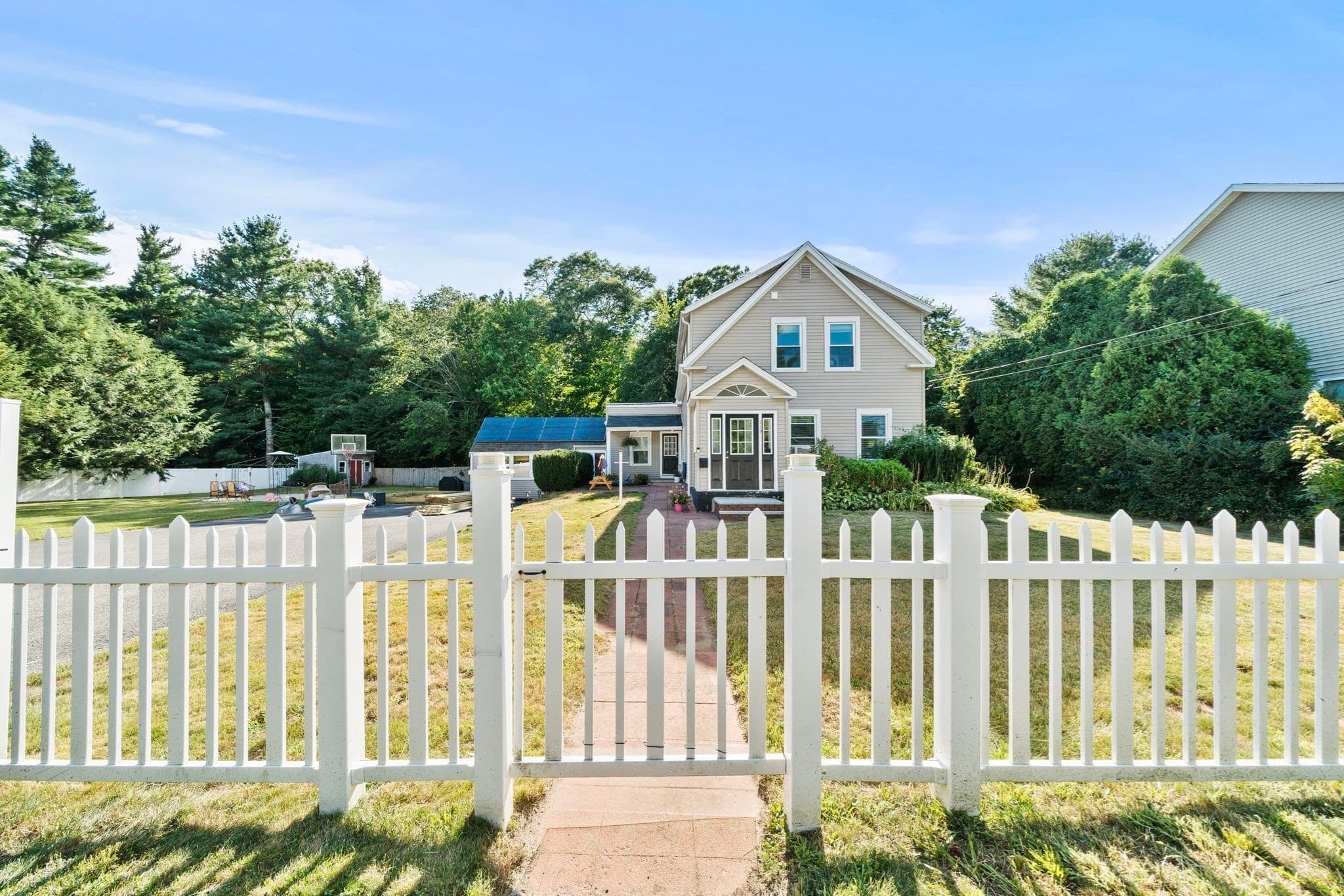 Single Family Residence at 119 Spring St, Rockland MA 02370, Rockland, photo 4 of 34