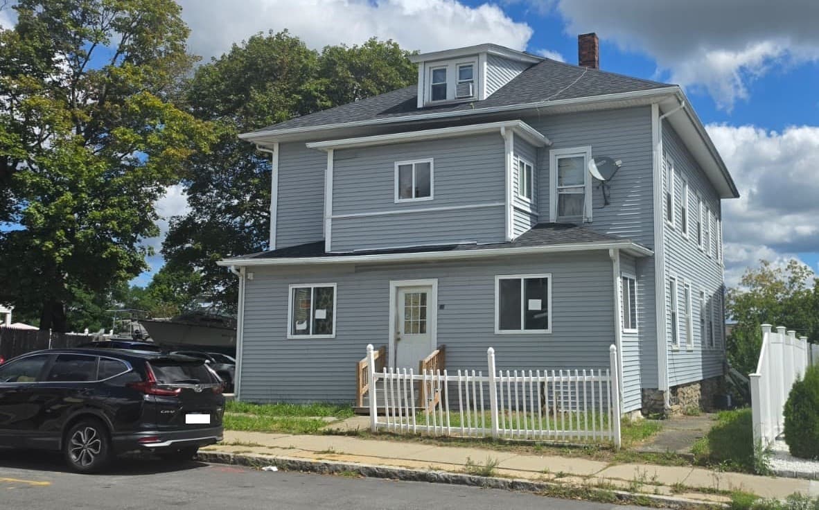 56 Plantation St, Worcester MA 01604