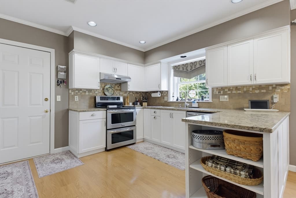 Single Family Residence at 11 Ryan Drive, Norwood MA 02062, Norwood, photo 5 of 32